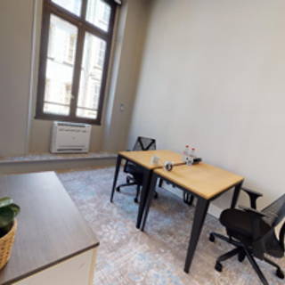 Bureau privé 12 m² 2 postes Location bureau Rue Balthazar-Dieudé Marseille 13006 - photo 1